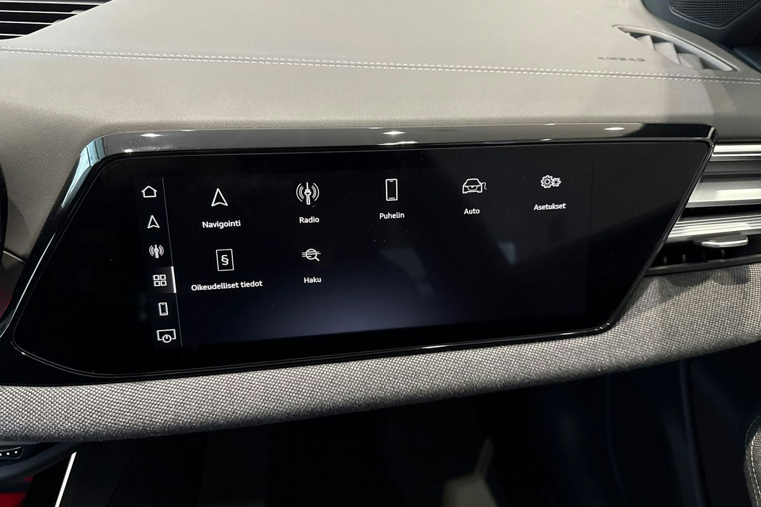 met. musta Audi A6 2026 kuva 26.