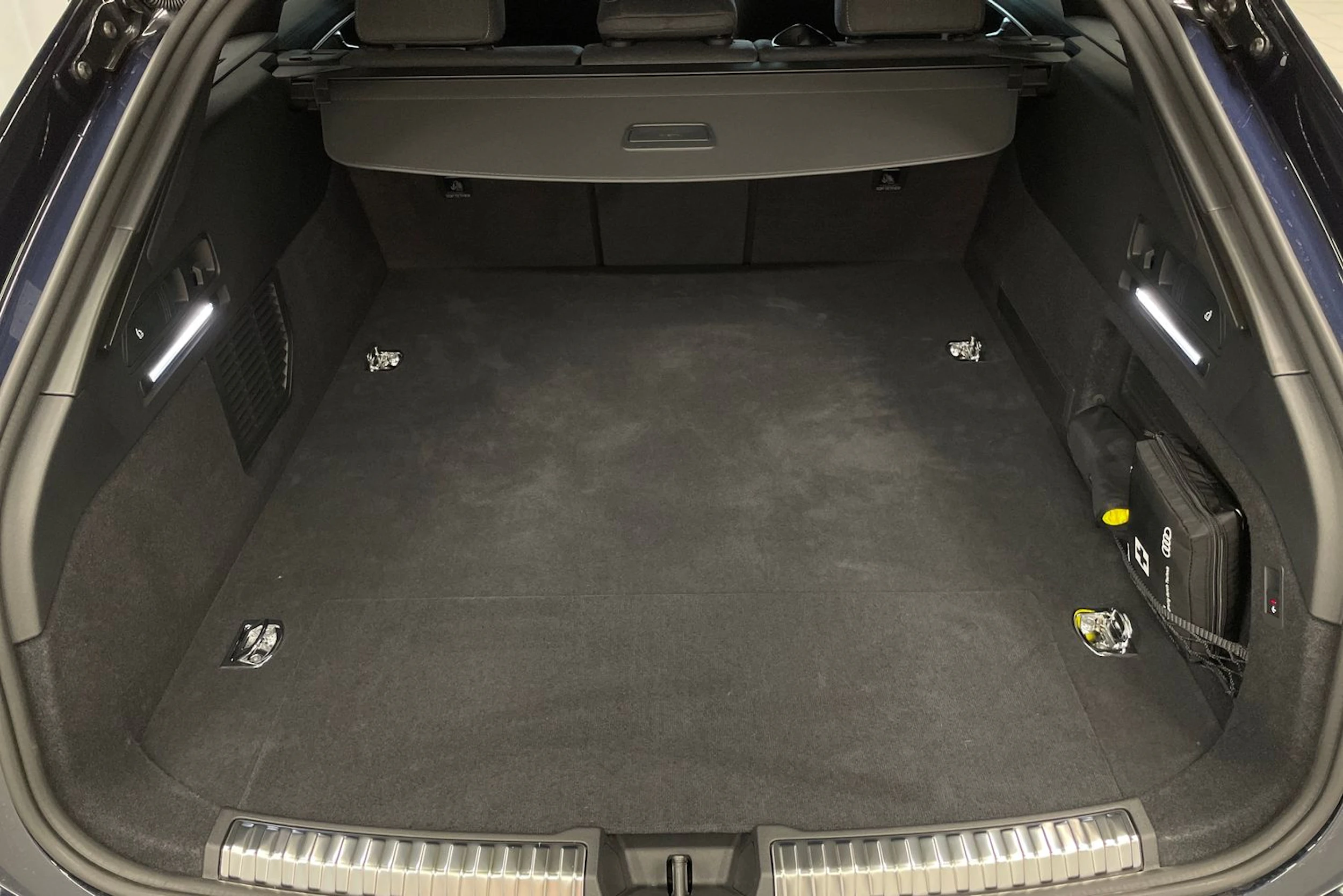 met. sininen Audi A6 2026 kuva 24.
