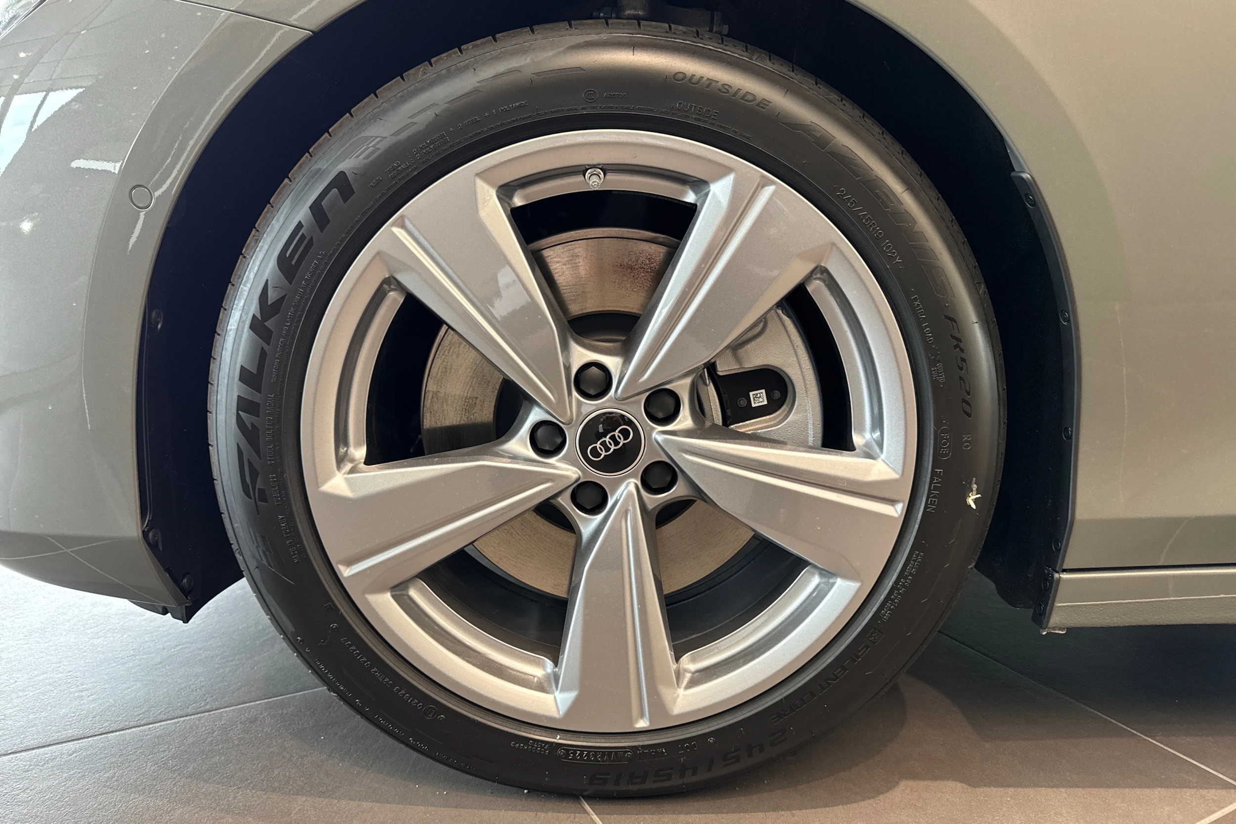 met. harmaa Audi A6 2026 kuva 10.