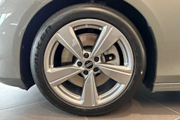 met. harmaa Audi A6 2026 kuva 10.