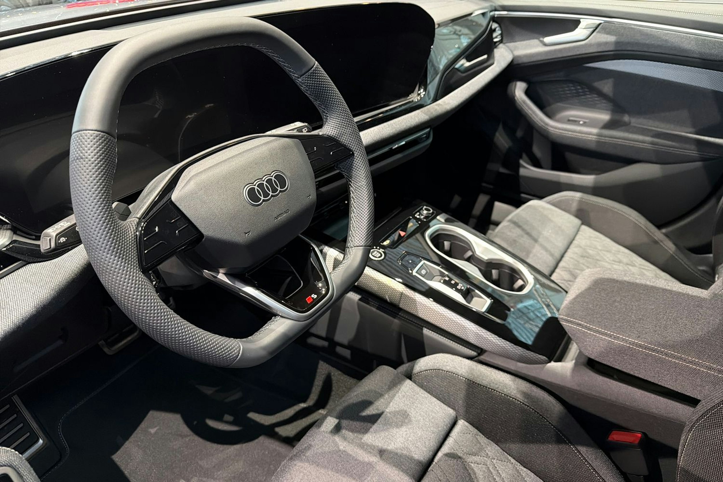 harmaa Audi A6 2026 kuva 5.