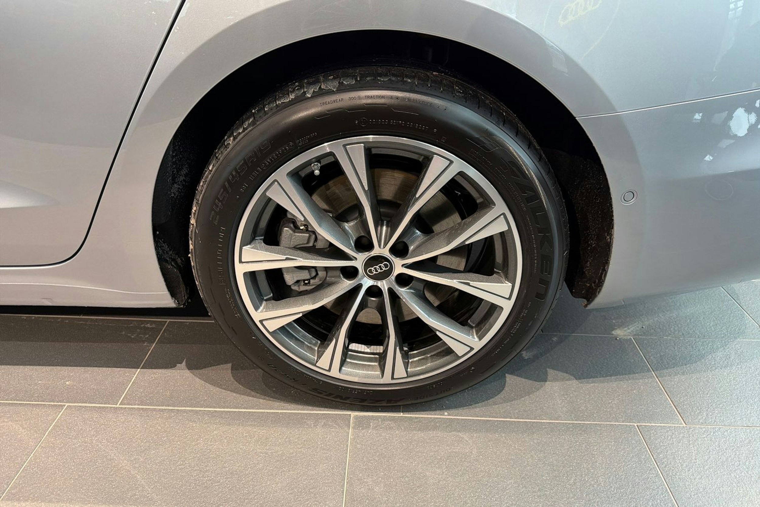 harmaa Audi A6 2026 kuva 10.