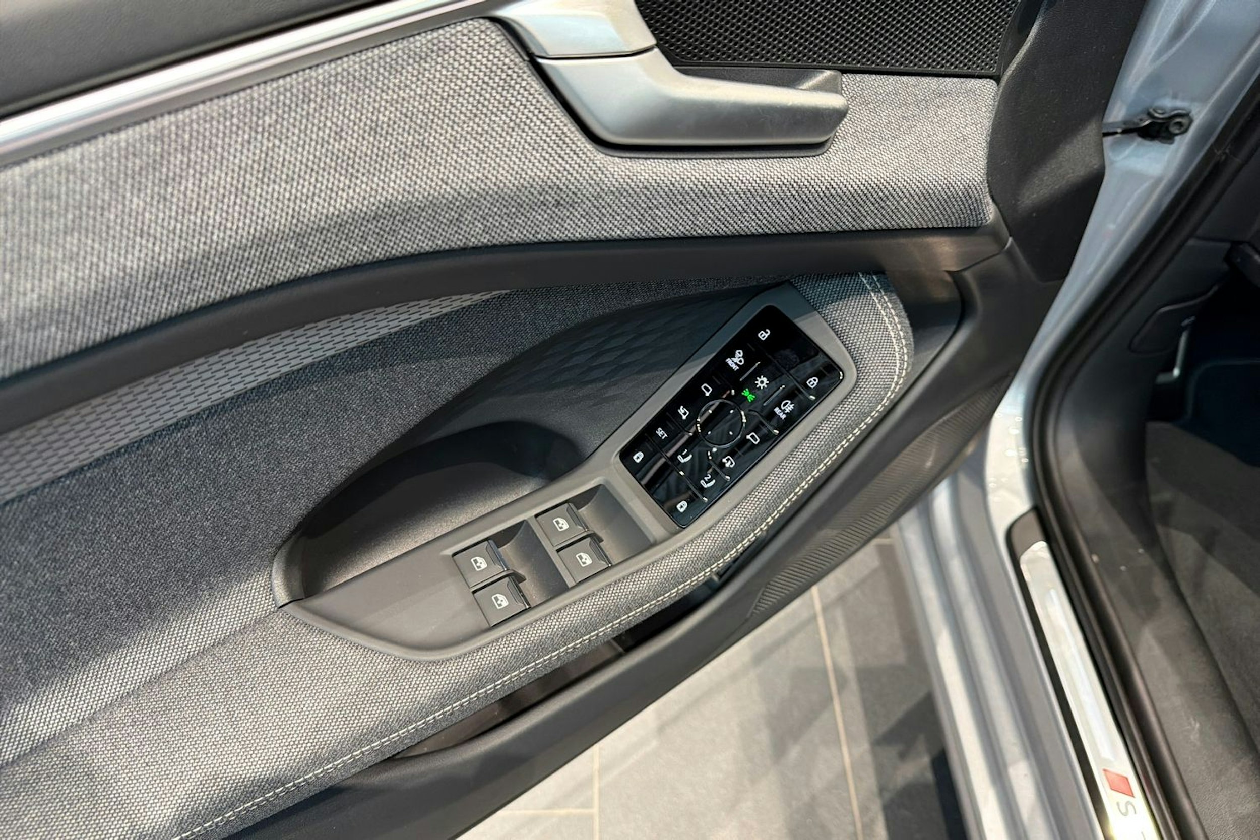 harmaa Audi A6 2026 kuva 12.