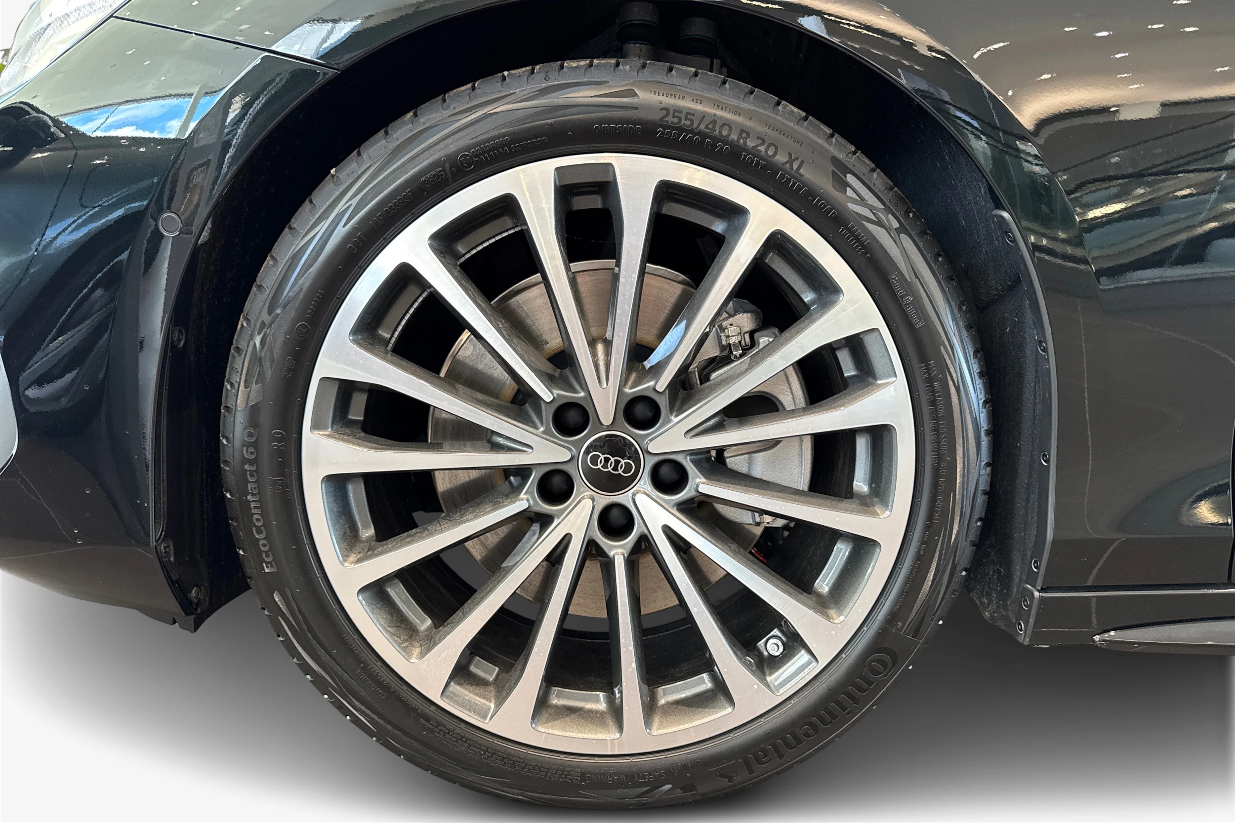 vihreä Audi A6 2026 kuva 9.