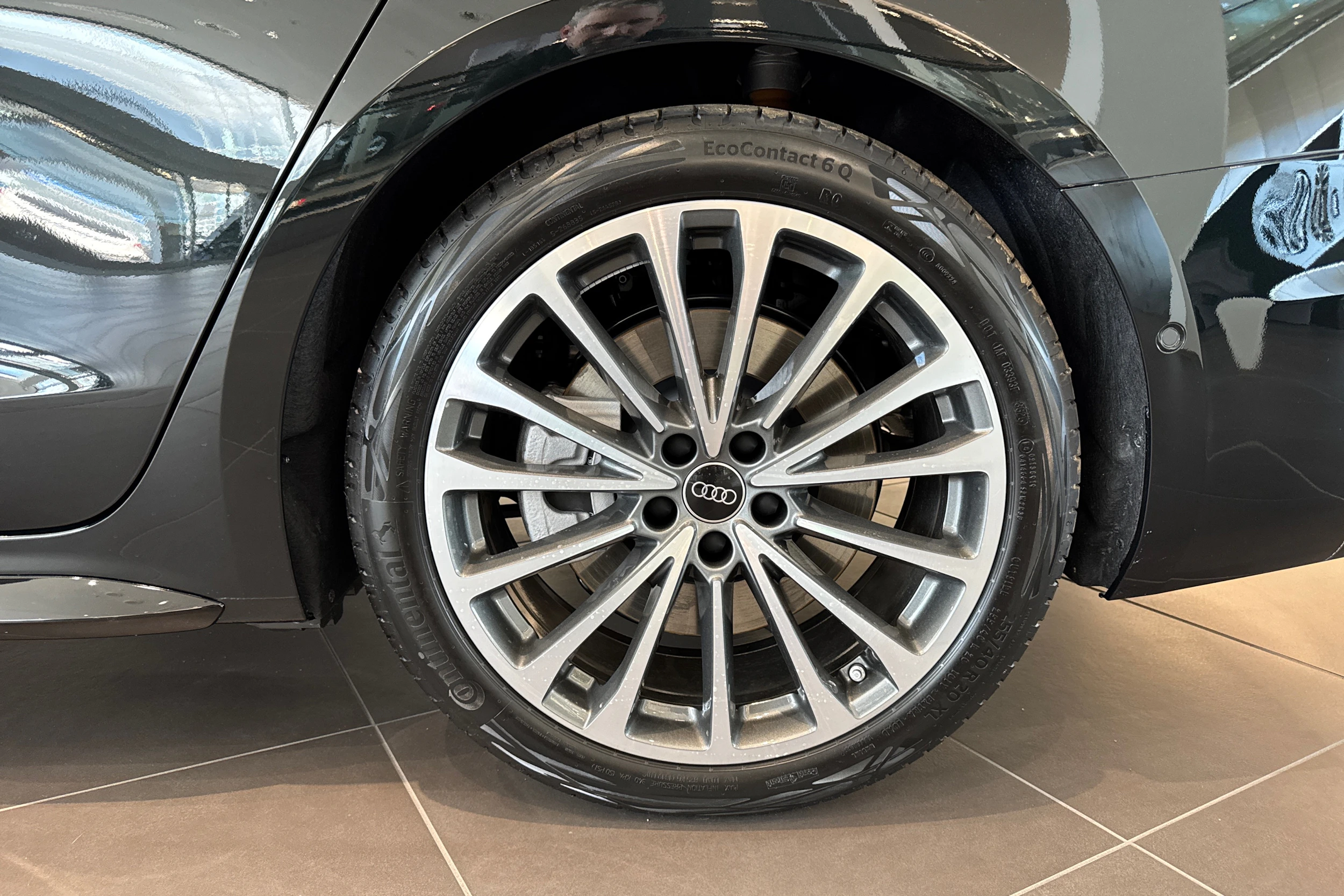 vihreä Audi A6 2026 kuva 10.