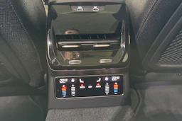 vihreä Audi A6 2026 kuva 11.