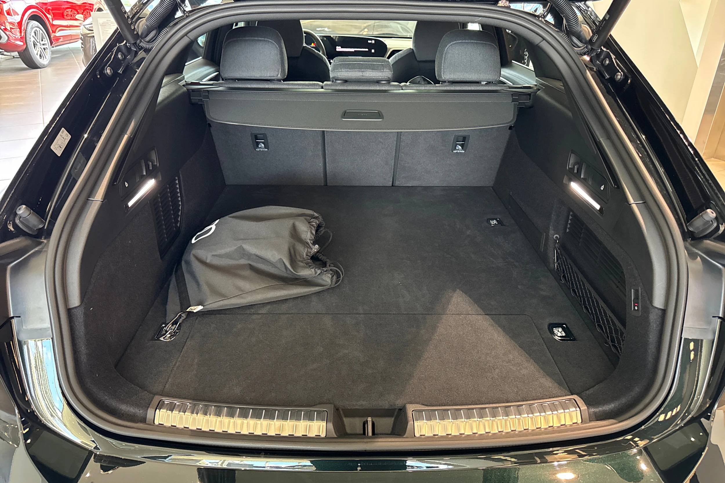 vihreä Audi A6 2026 kuva 12.