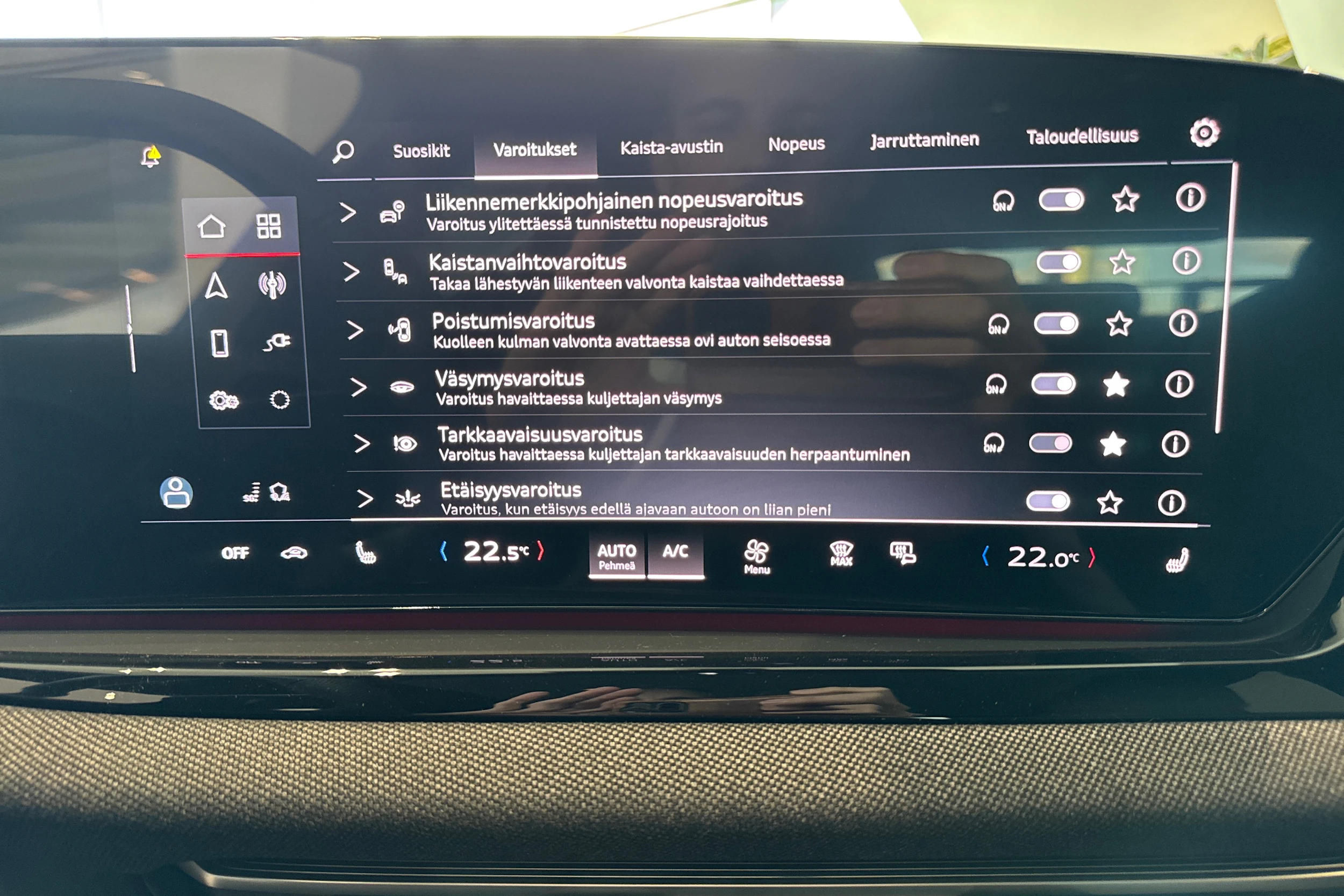 vihreä Audi A6 2026 kuva 14.