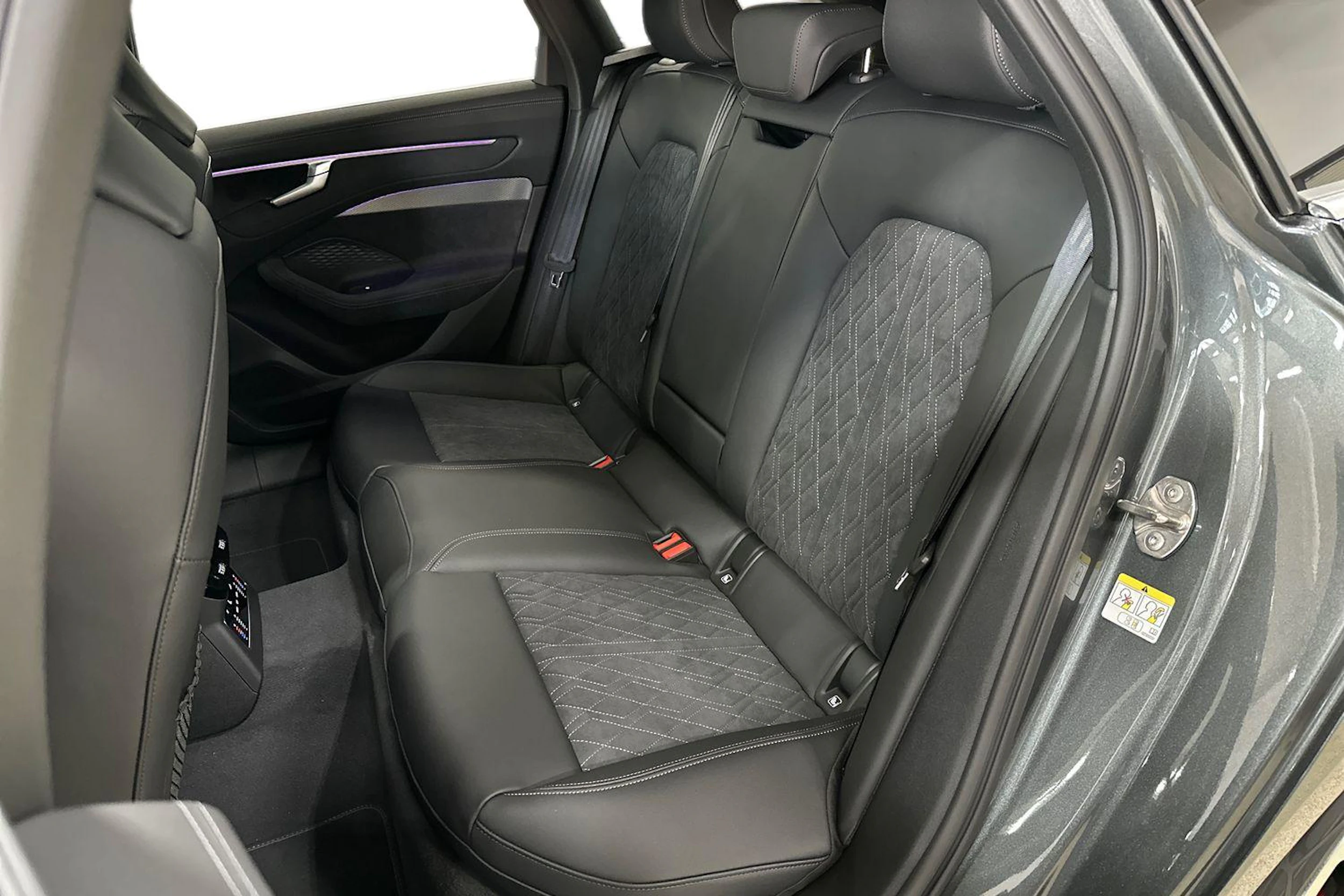 met. harmaa Audi A6 2026 kuva 8.