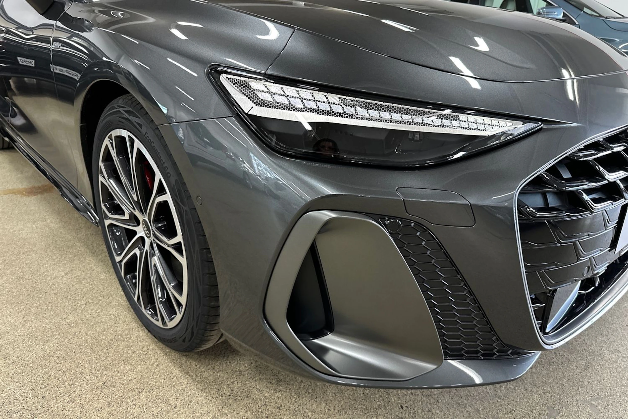 met. harmaa Audi A6 2026 kuva 10.