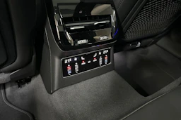 met. harmaa Audi A6 2026 kuva 11.