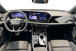 jäätikön valkoinen Audi A6 2026 kuva 7.