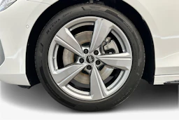 jäätikön valkoinen Audi A6 2026 kuva 9.
