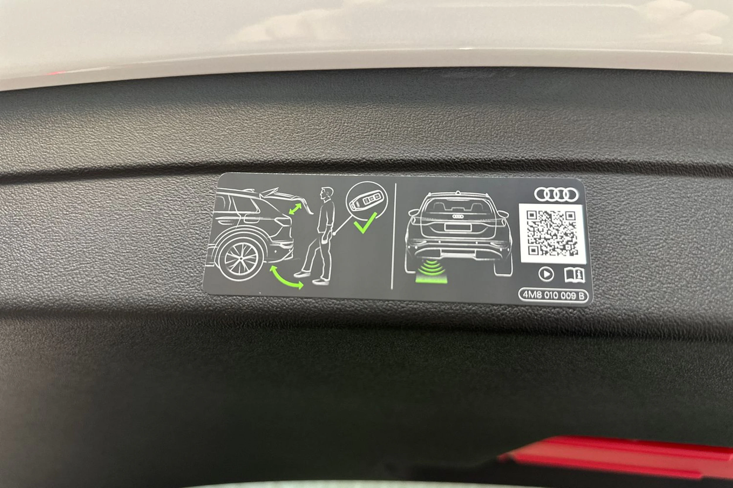 jäätikön valkoinen Audi A6 2026 kuva 12.