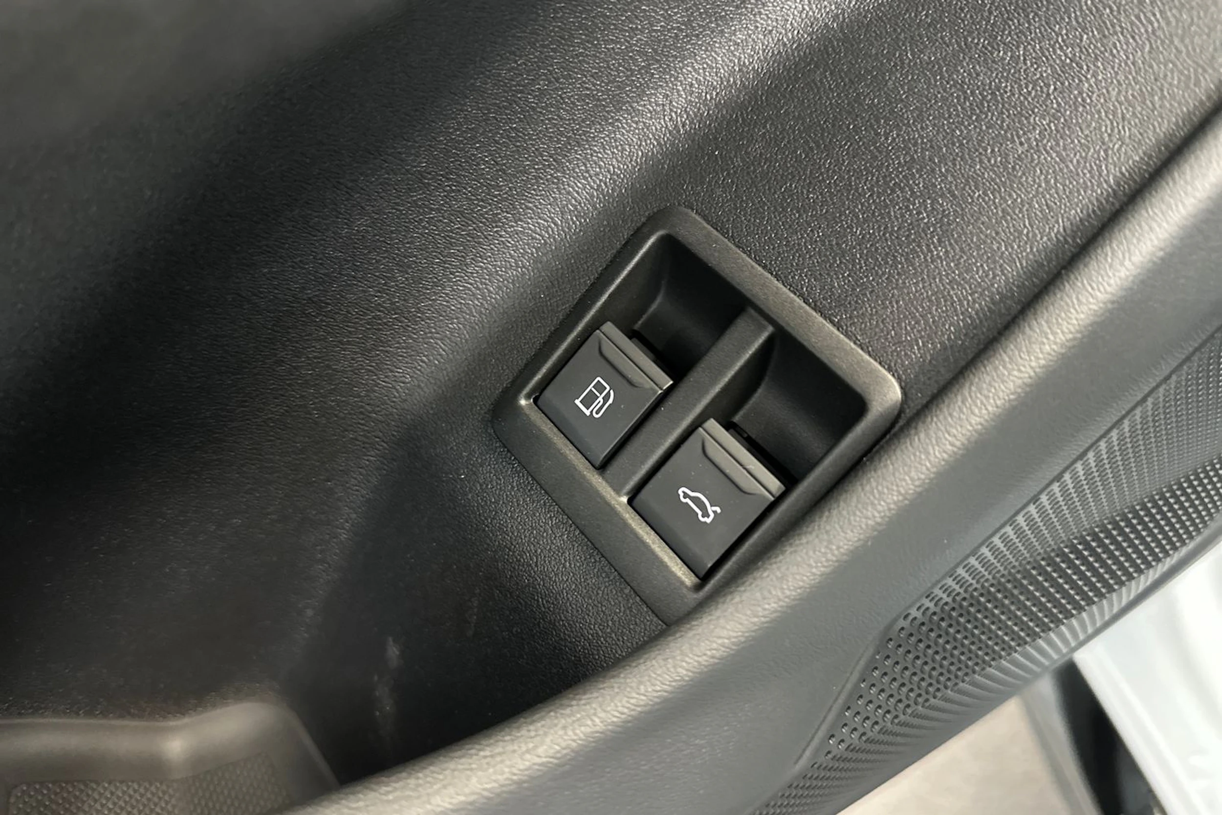 jäätikön valkoinen Audi A6 2026 kuva 16.