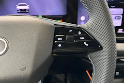 jäätikön valkoinen Audi A6 2026 kuva 21.