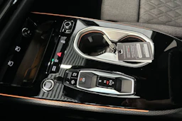 jäätikön valkoinen Audi A6 2026 kuva 28.