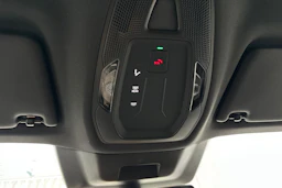 jäätikön valkoinen Audi A6 2026 kuva 30.