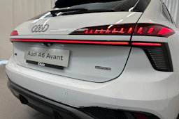 jäätikön valkoinen Audi A6 2026 kuva 33.