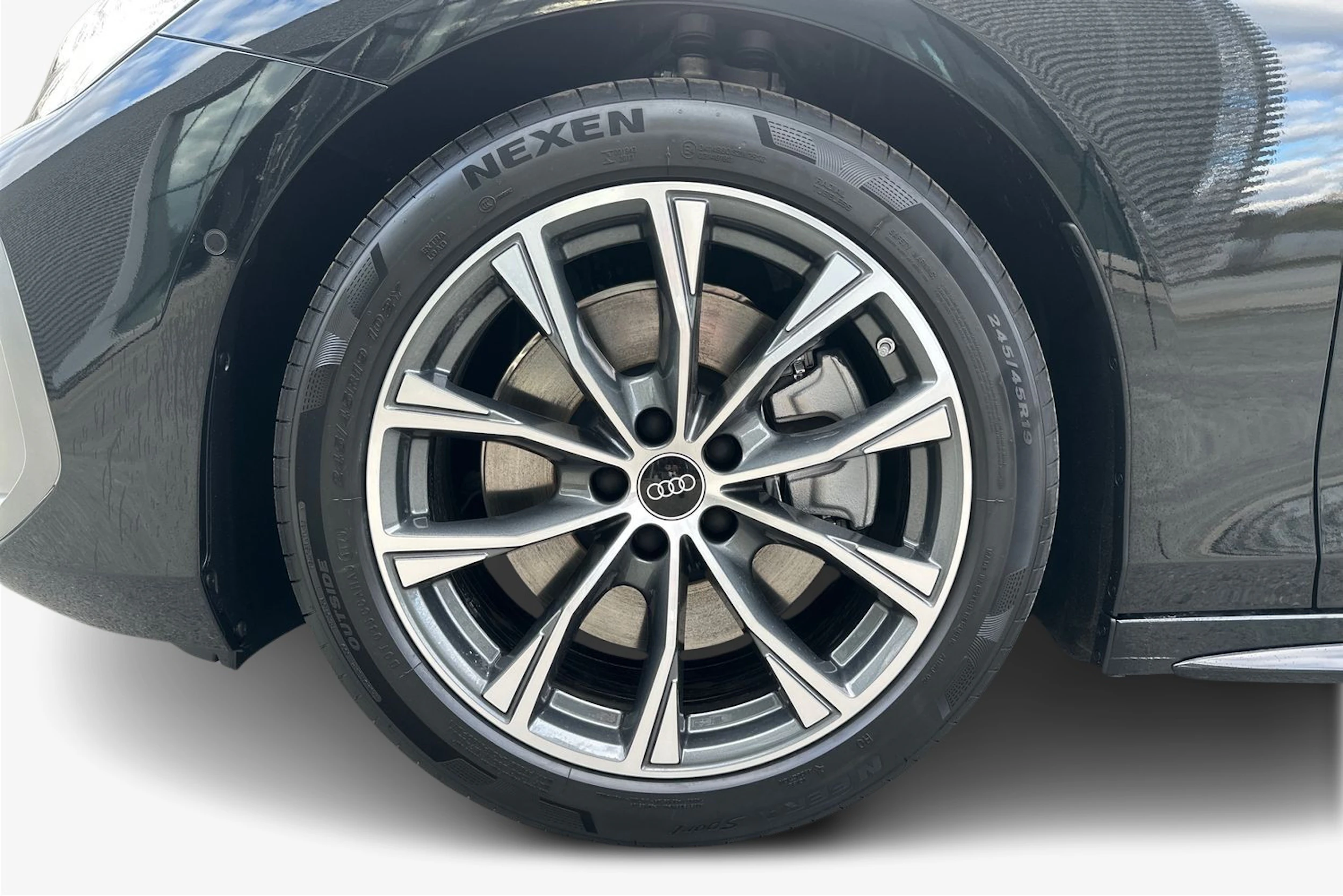 vihreä Audi A6 2026 kuva 9.
