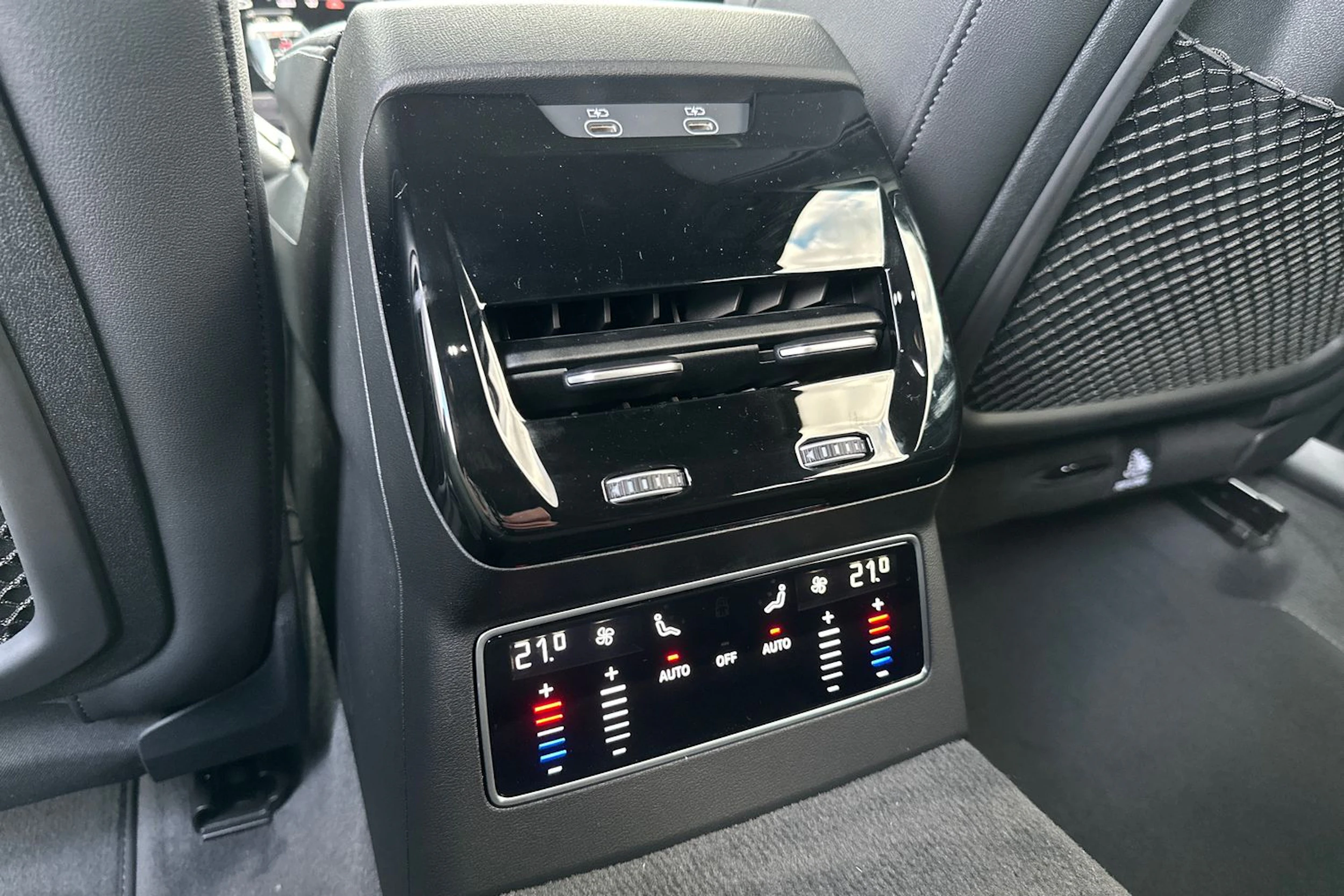 vihreä Audi A6 2026 kuva 11.