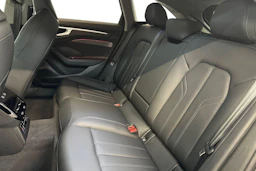 musta Audi A6 2026 kuva 8.