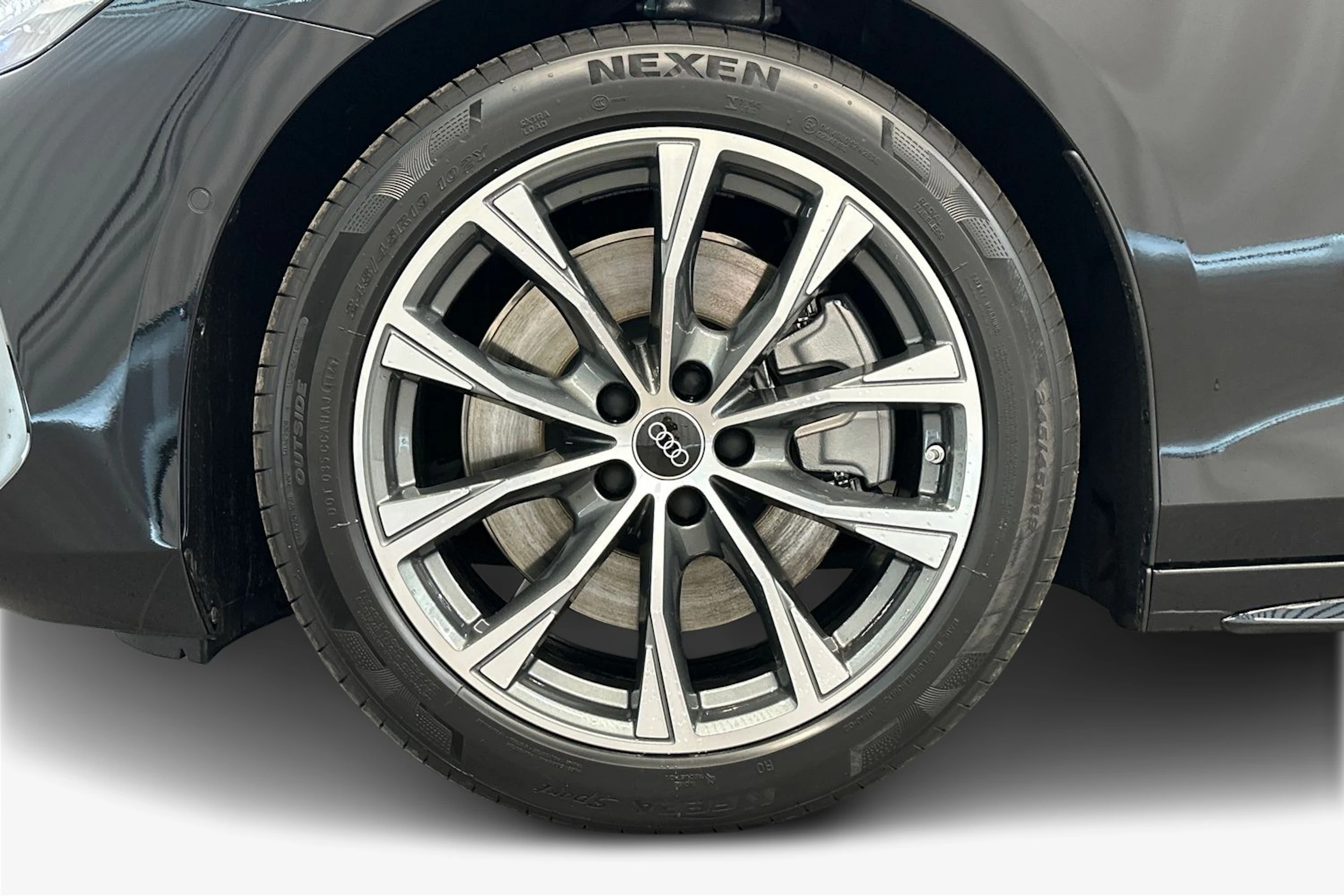 musta Audi A6 2026 kuva 9.