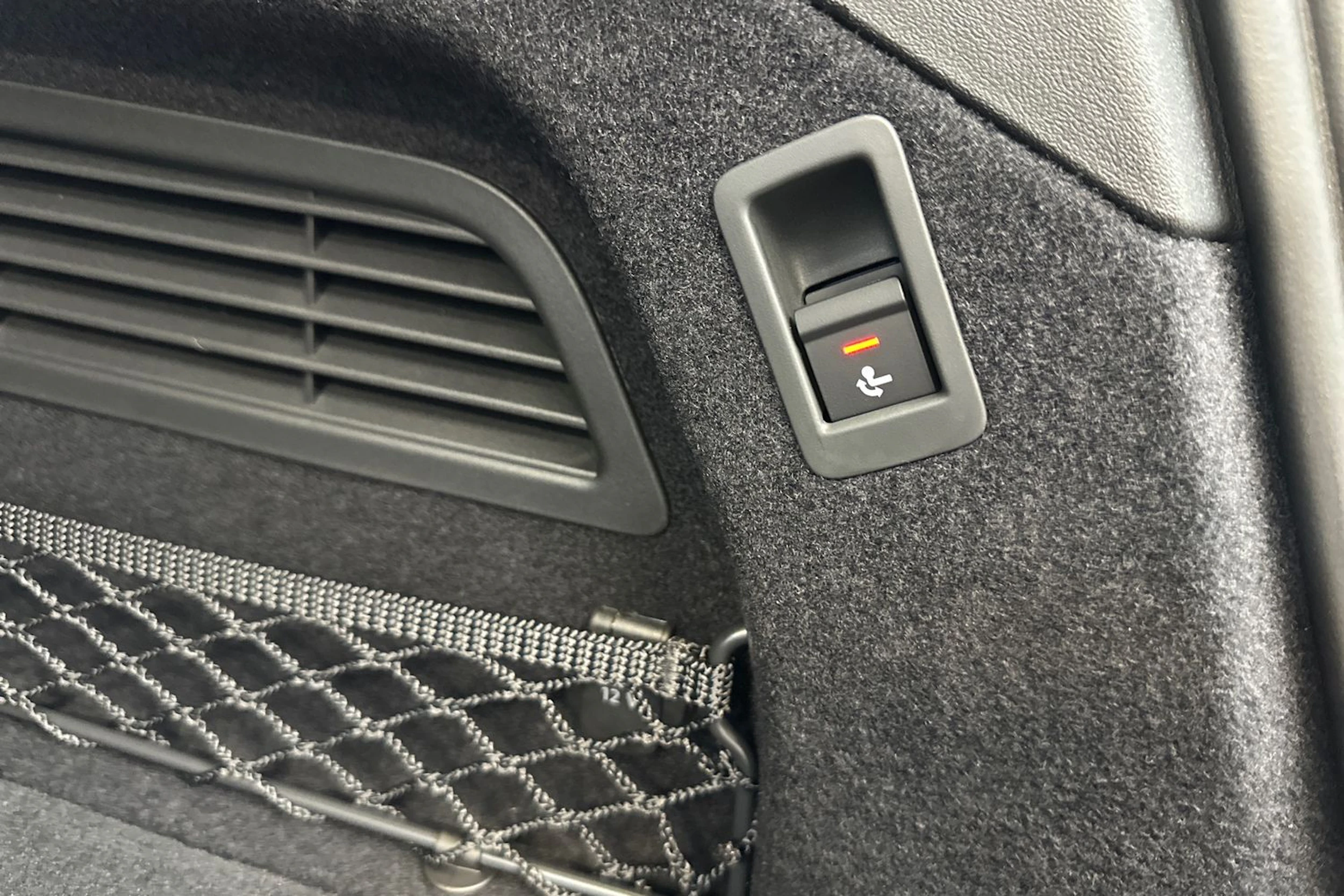 musta Audi A6 2026 kuva 14.