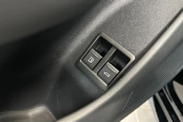 musta Audi A6 2026 kuva 17.