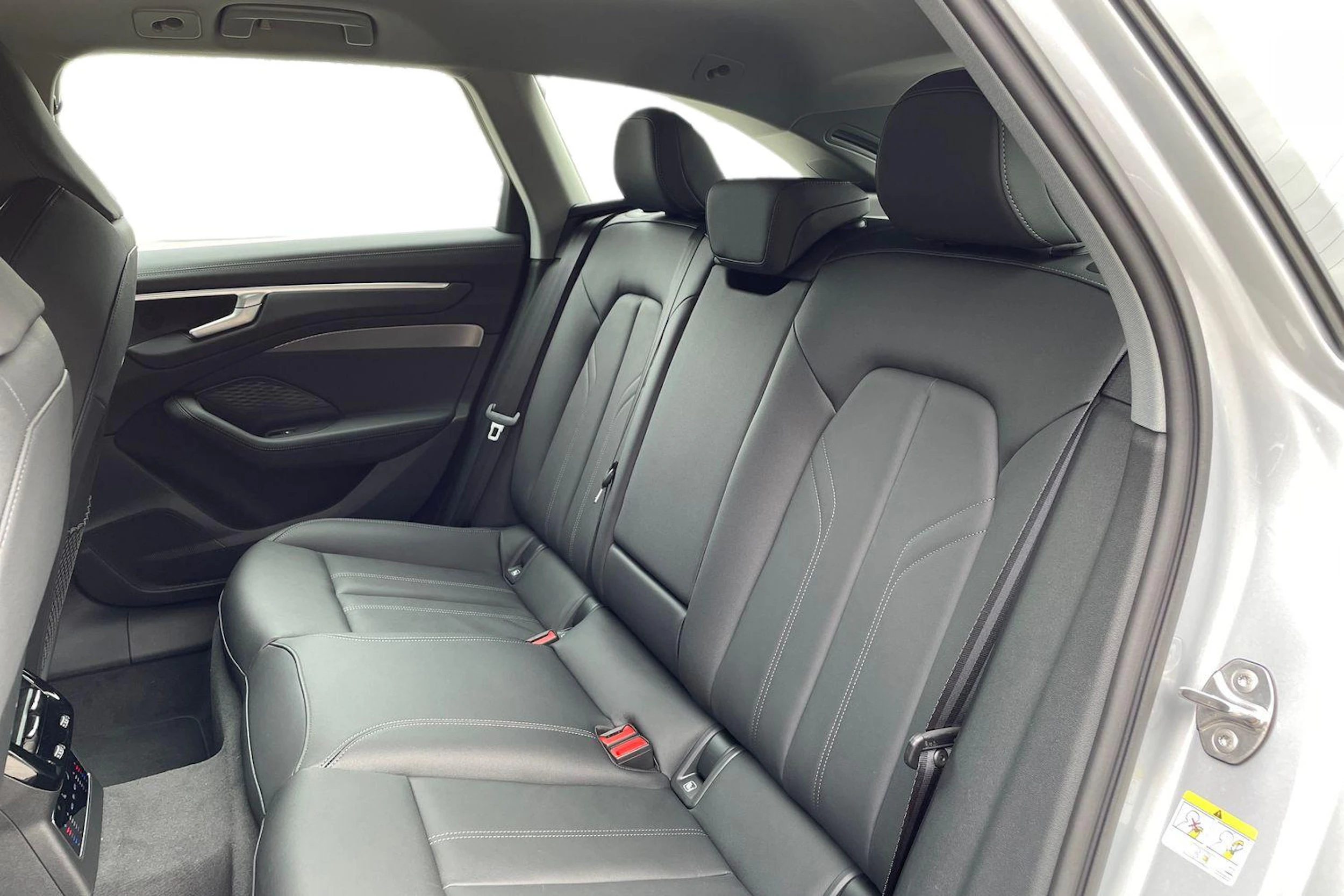 harmaa Audi A6 2026 kuva 8.