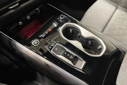 musta Audi A6 2026 kuva 13.