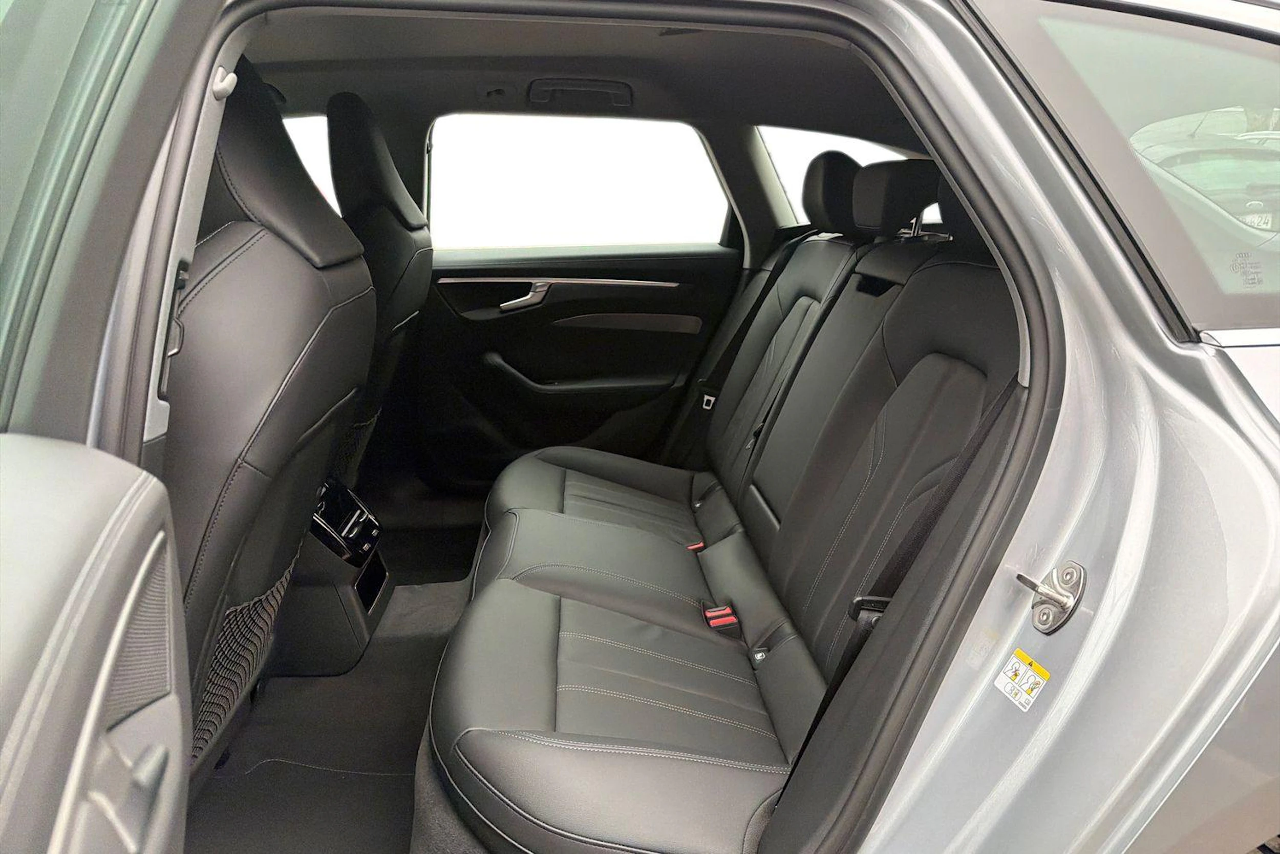 harmaa Audi A6 2026 kuva 8.