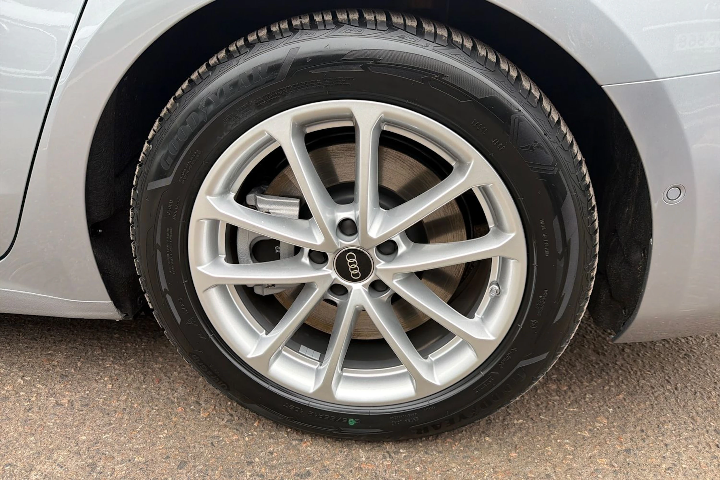 harmaa Audi A6 2026 kuva 10.