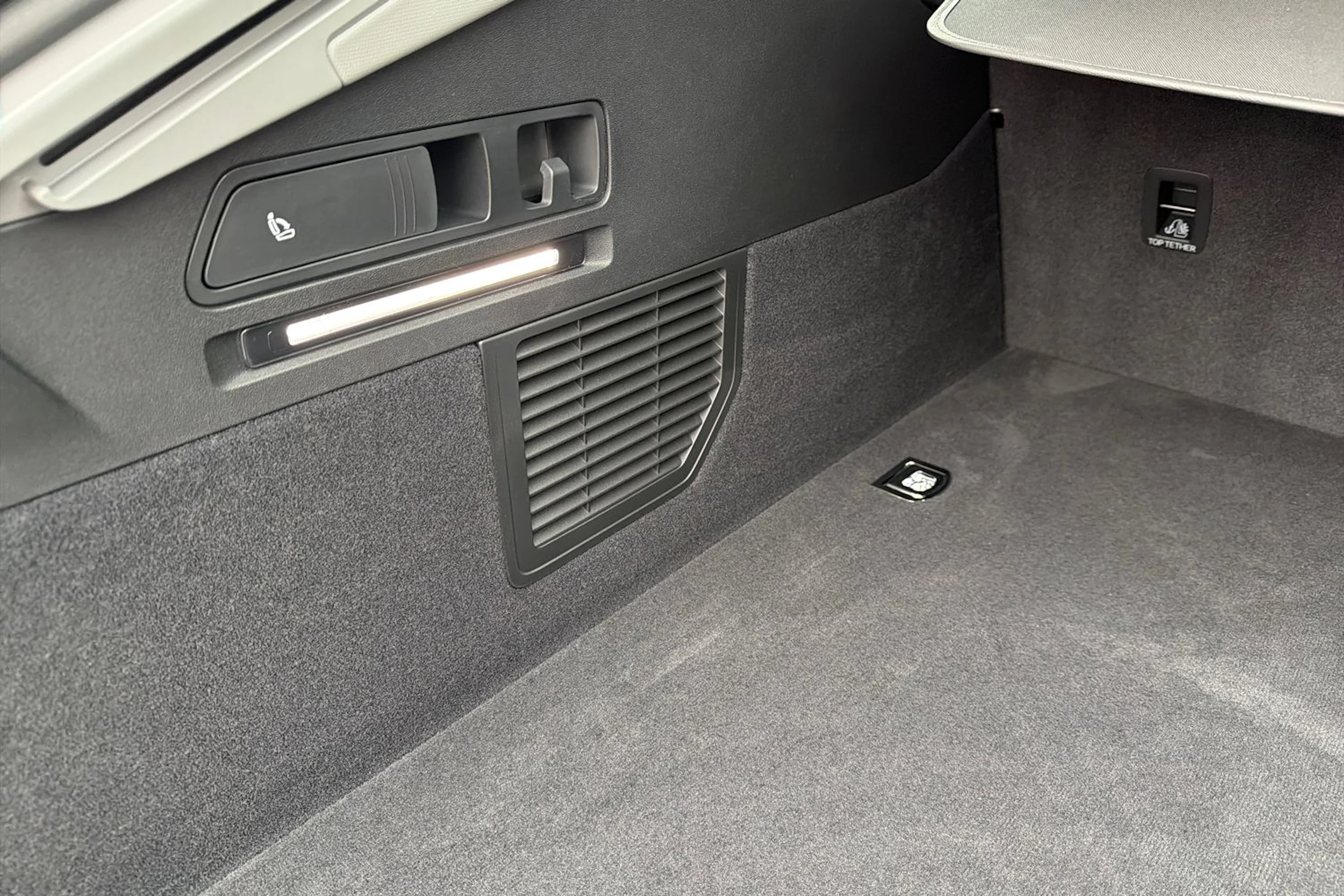 harmaa Audi A6 2026 kuva 14.