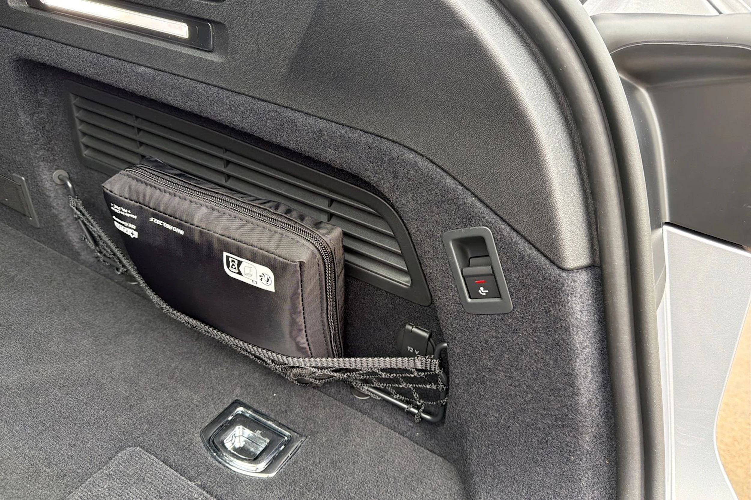 harmaa Audi A6 2026 kuva 15.