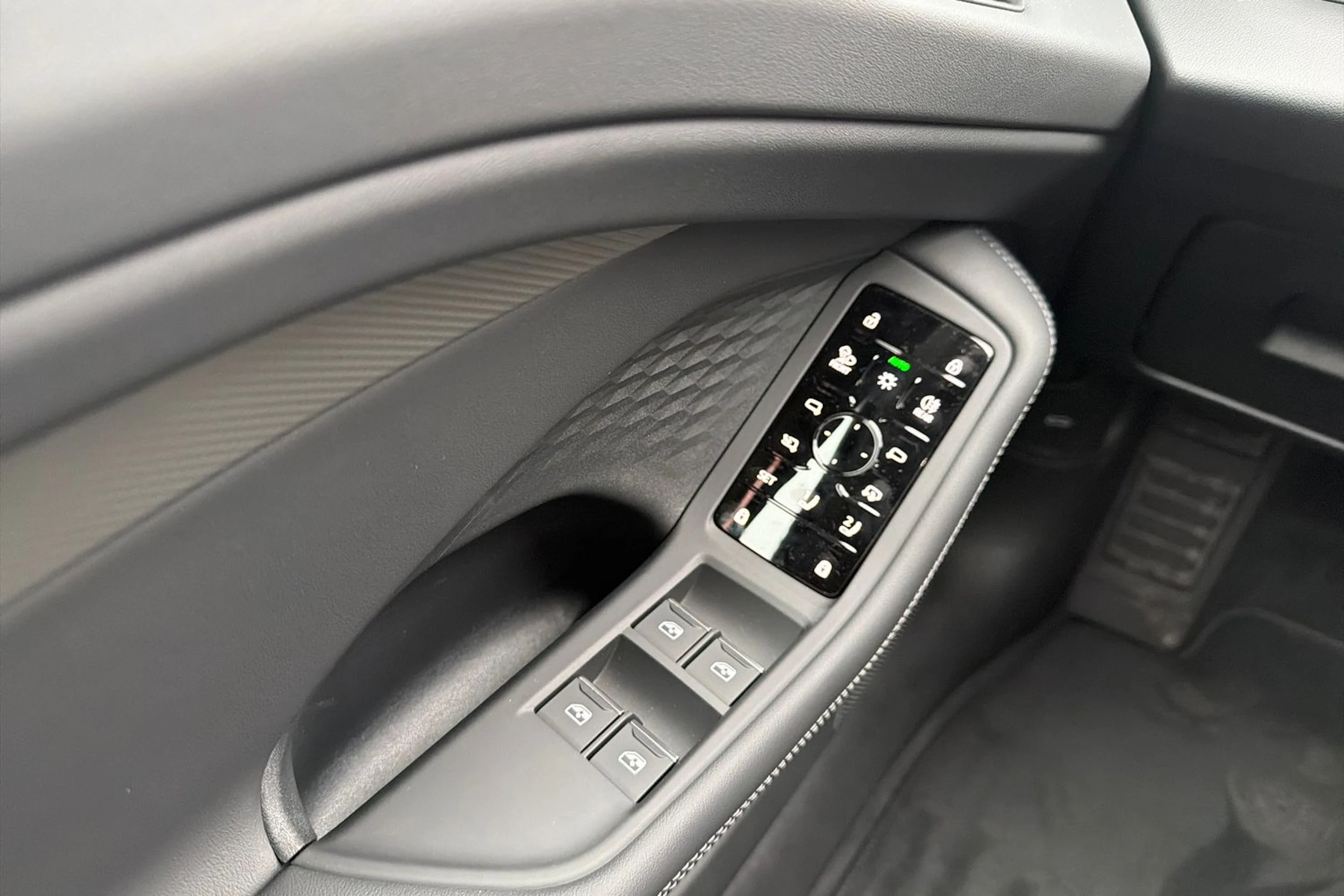 harmaa Audi A6 2026 kuva 19.