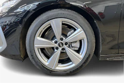 mythos musta Audi A6 2026 kuva 16.