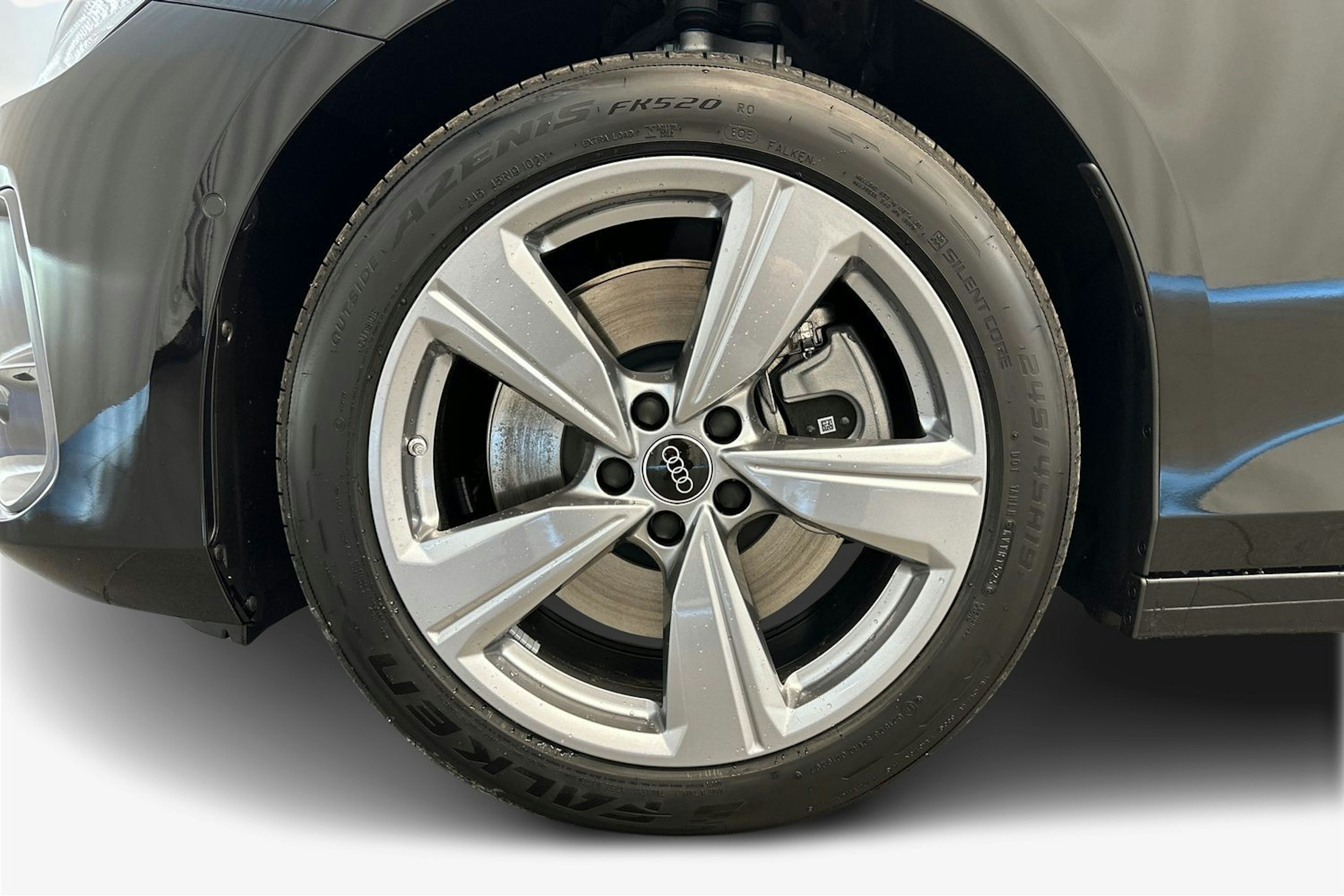 musta Audi A6 2026 kuva 9.