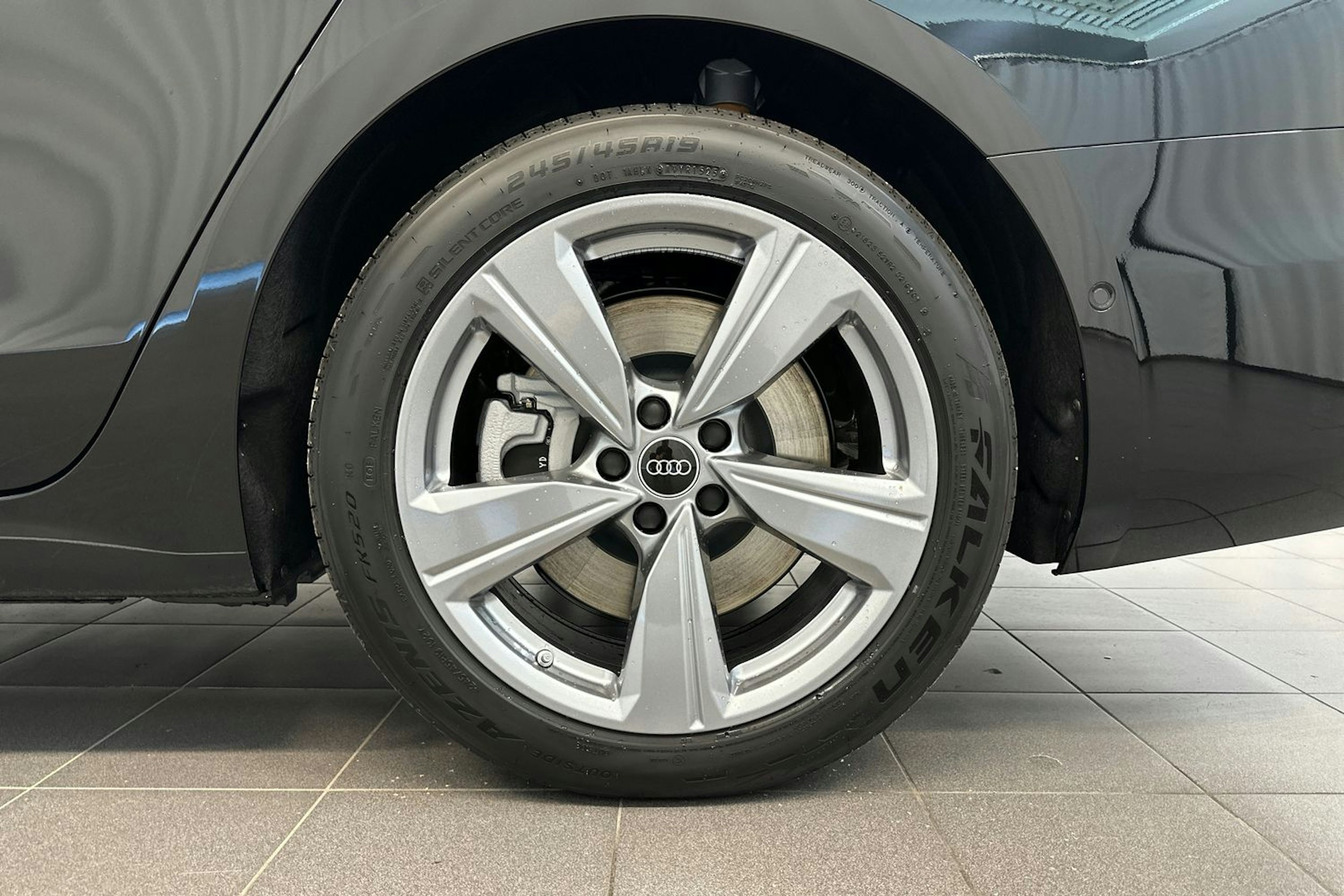 musta Audi A6 2026 kuva 10.
