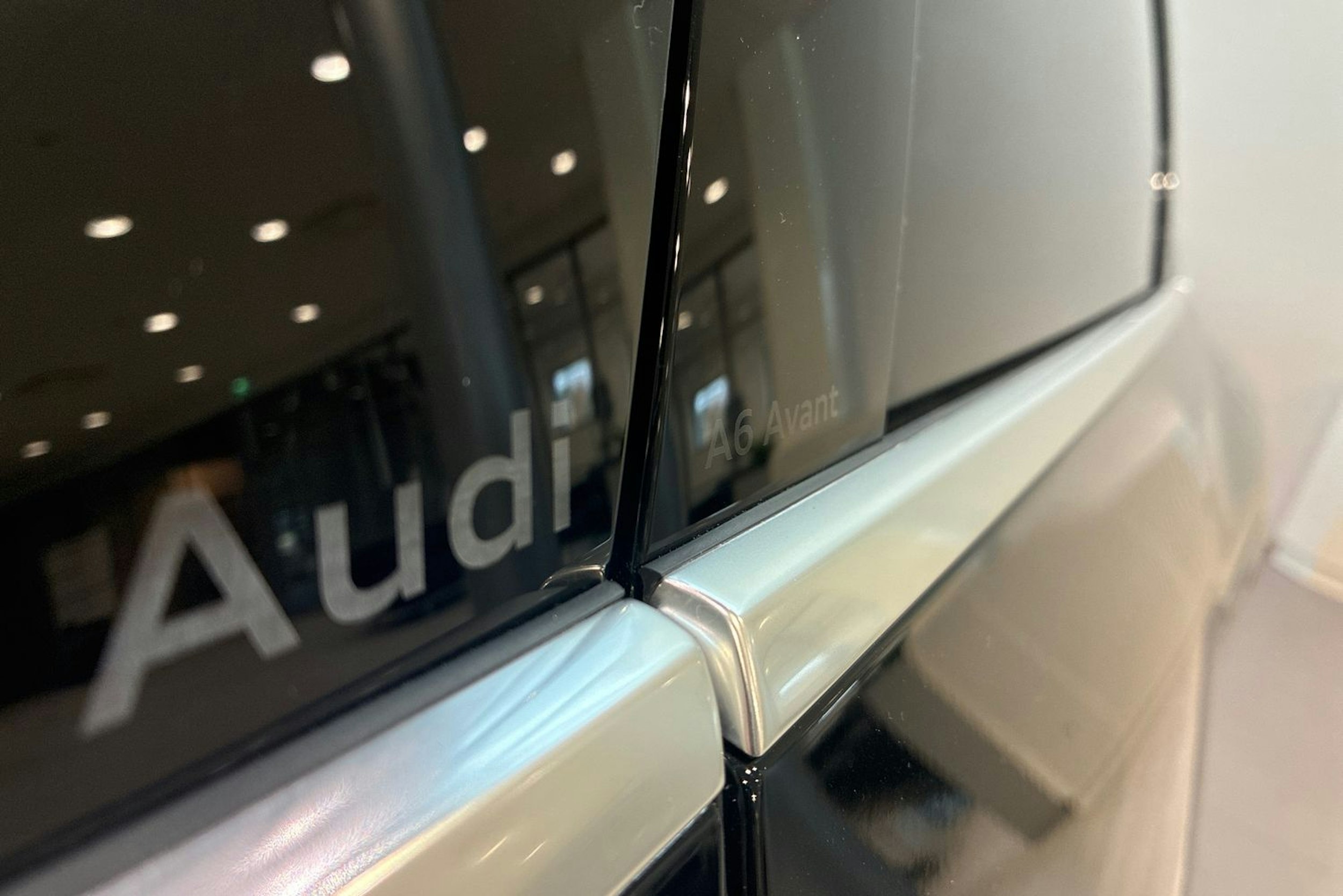 musta Audi A6 2026 kuva 11.