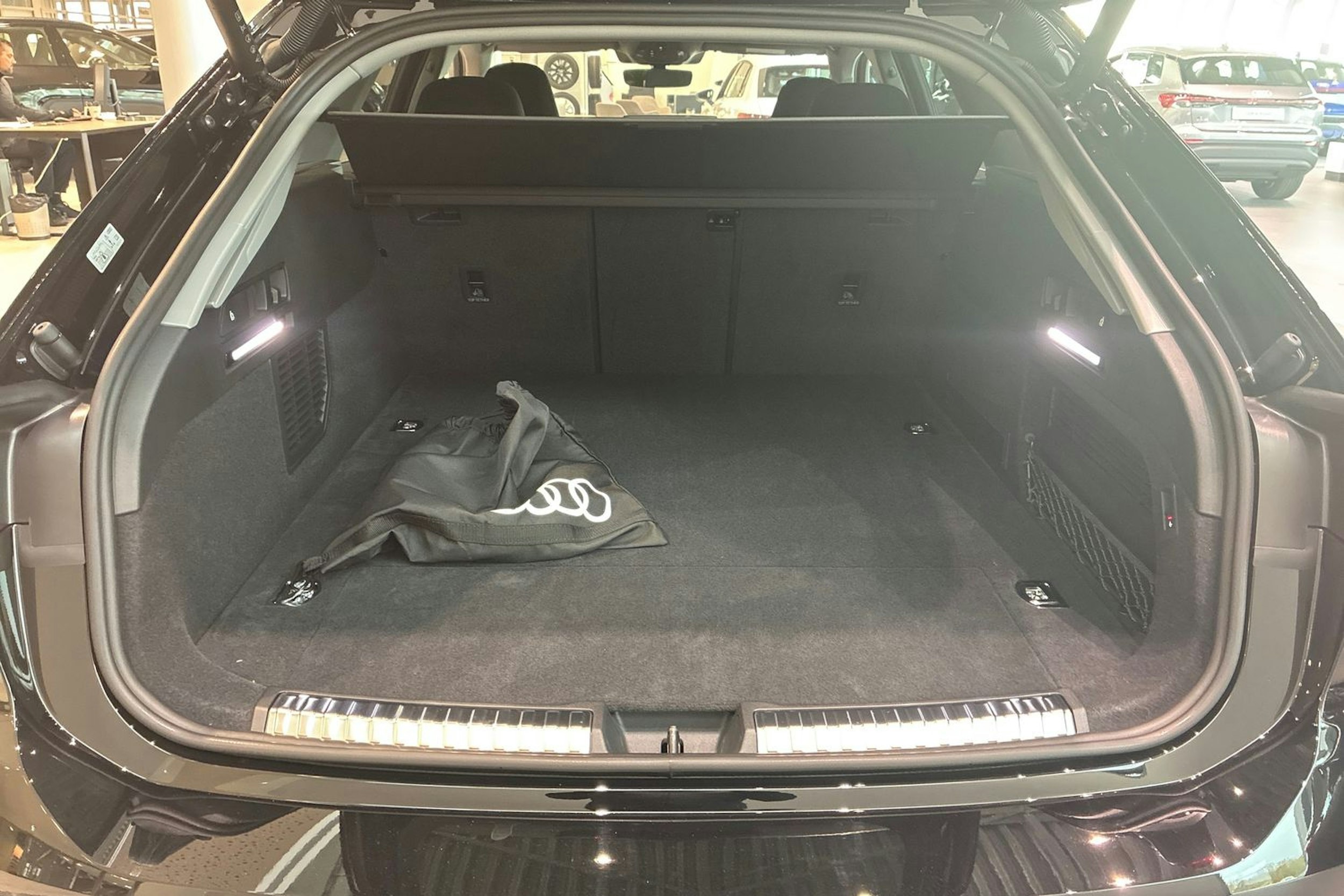 musta Audi A6 2026 kuva 12.