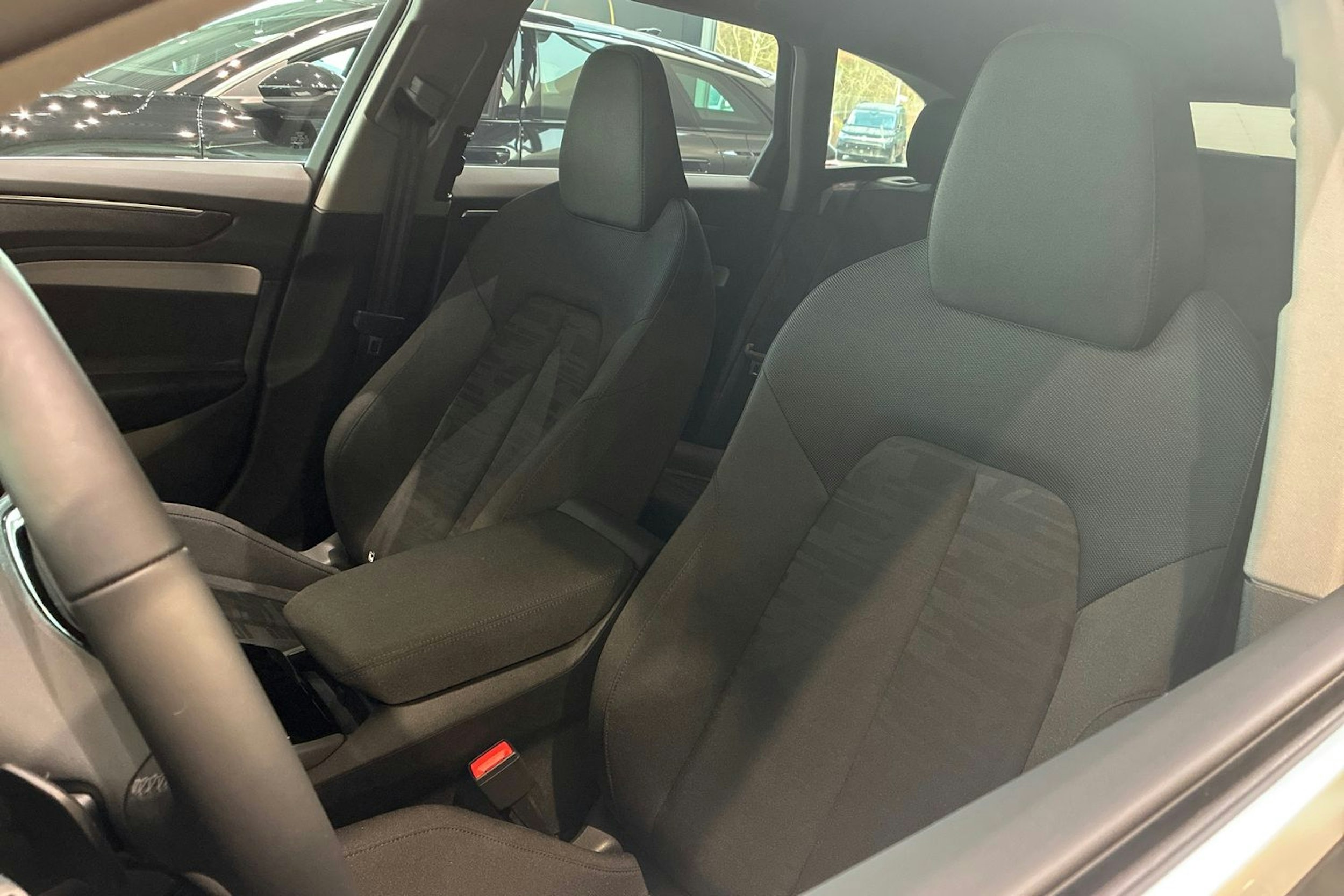 musta Audi A6 2026 kuva 13.