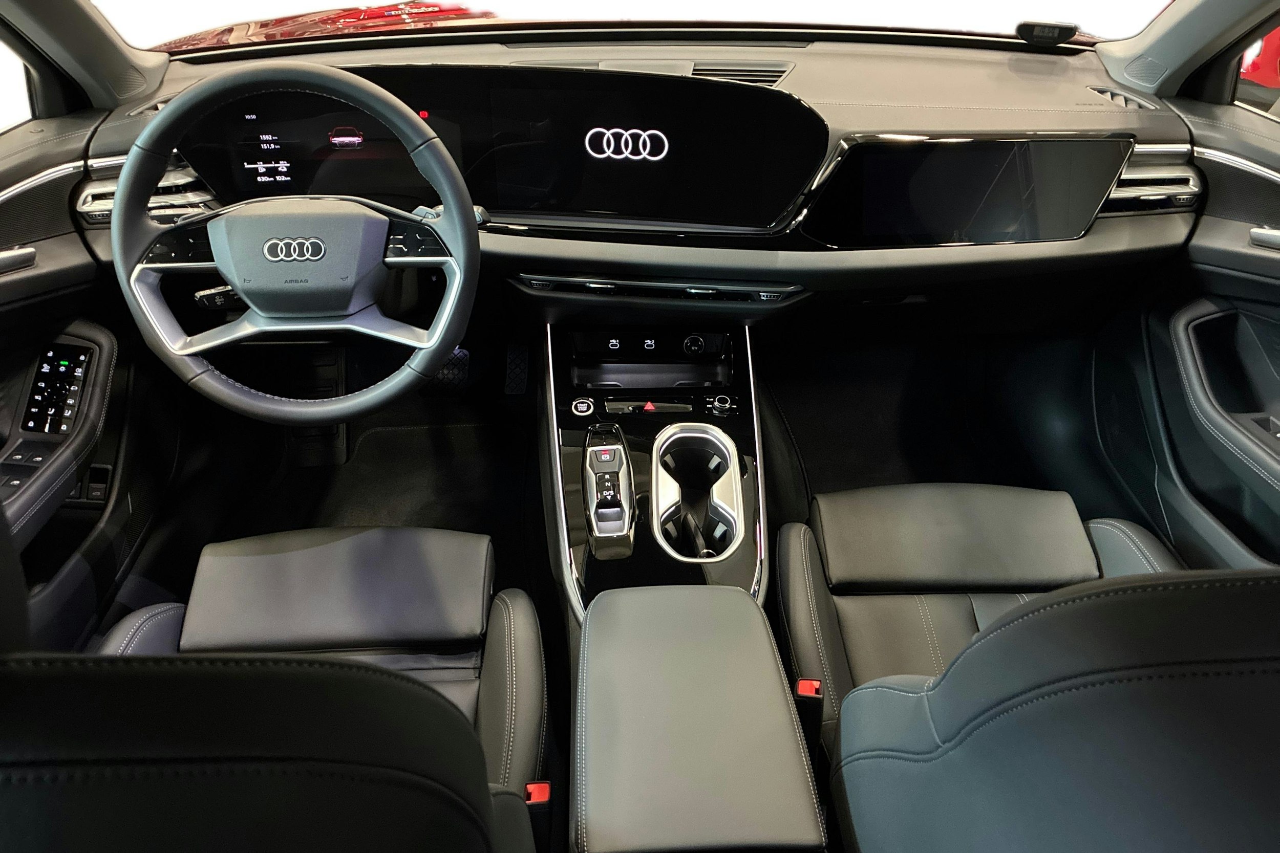 punainen Audi A6 2026 kuva 7.