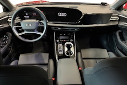 punainen Audi A6 2026 kuva 7.