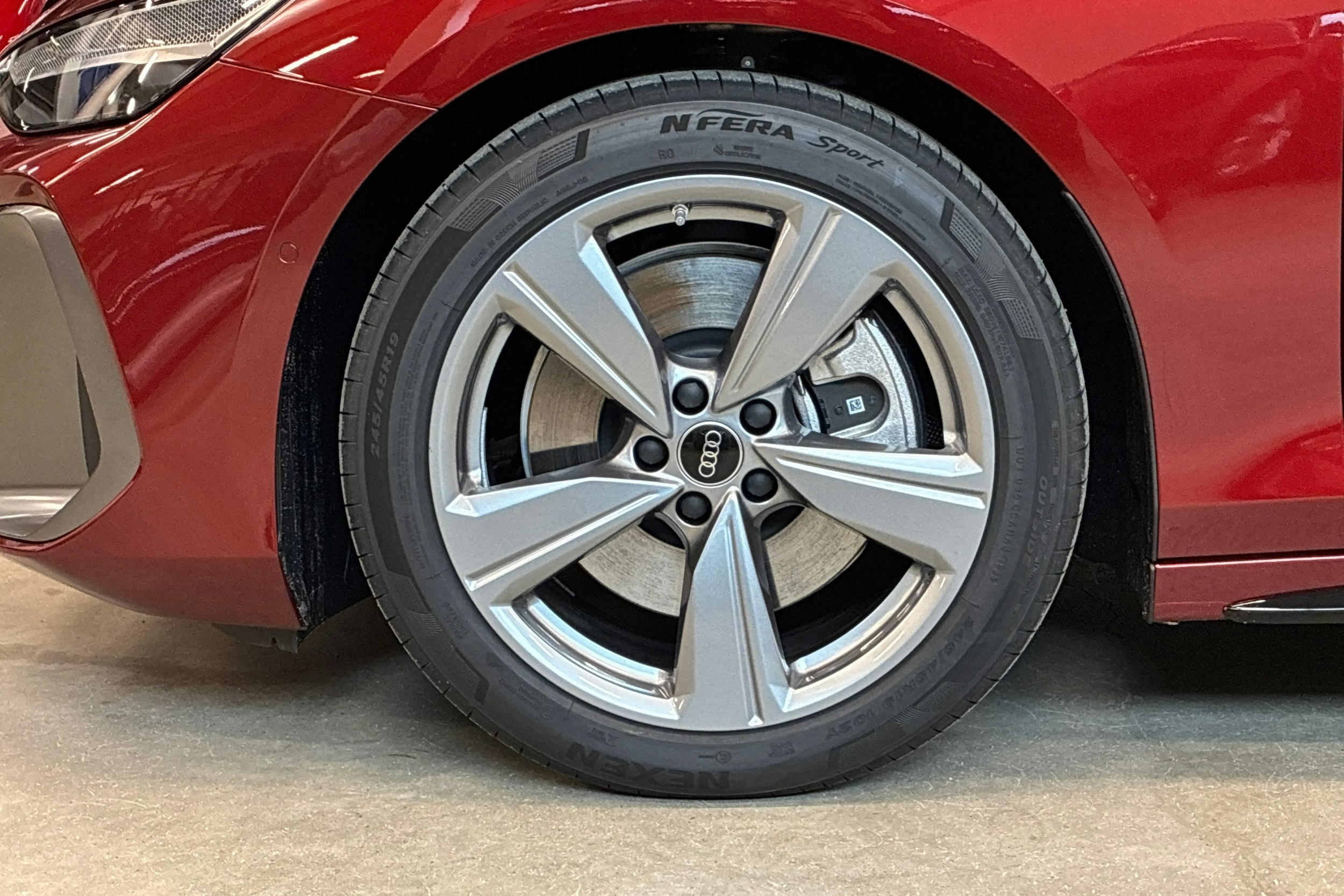 punainen Audi A6 2026 kuva 9.