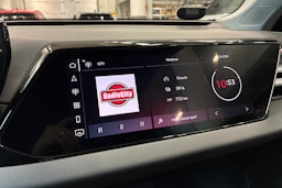 punainen Audi A6 2026 kuva 13.