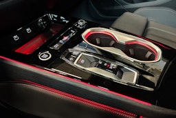 punainen Audi A6 2026 kuva 14.