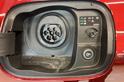 punainen Audi A6 2026 kuva 15.