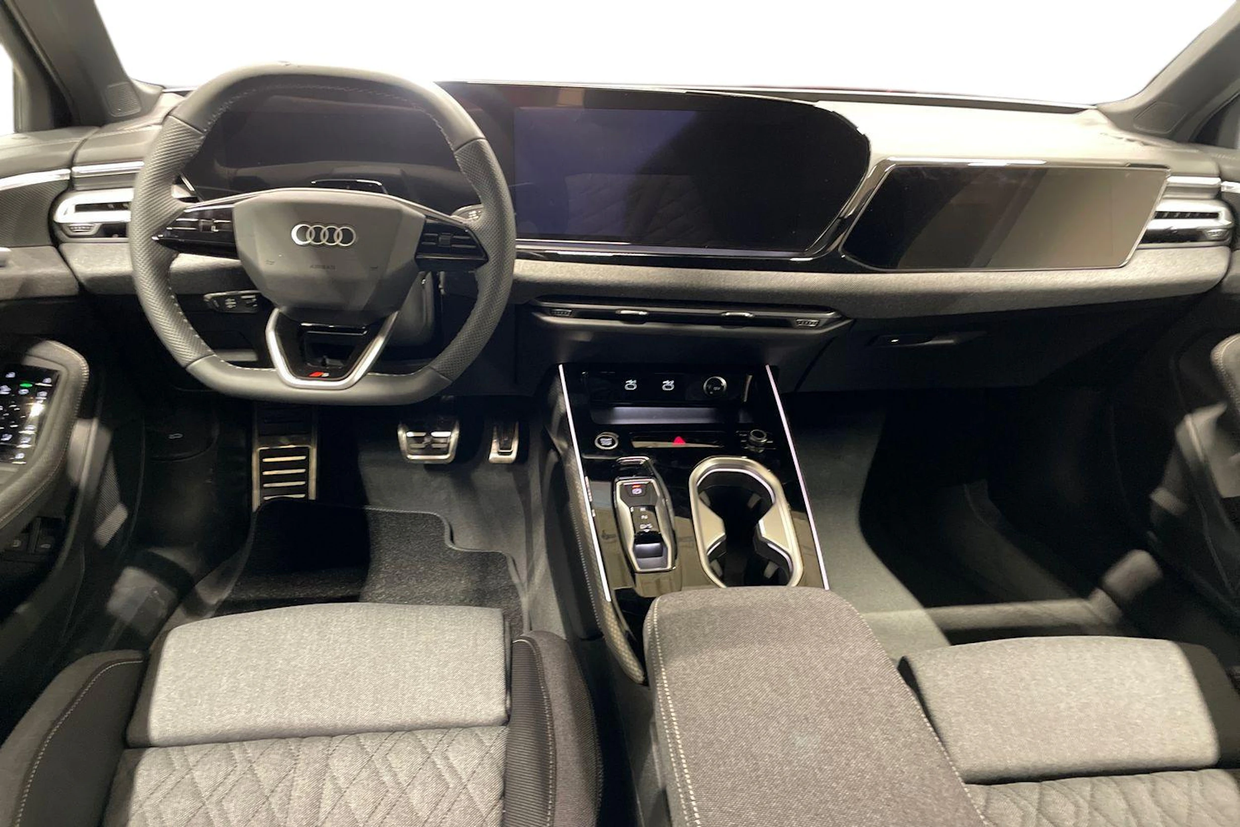 musta Audi A6 2026 kuva 7.