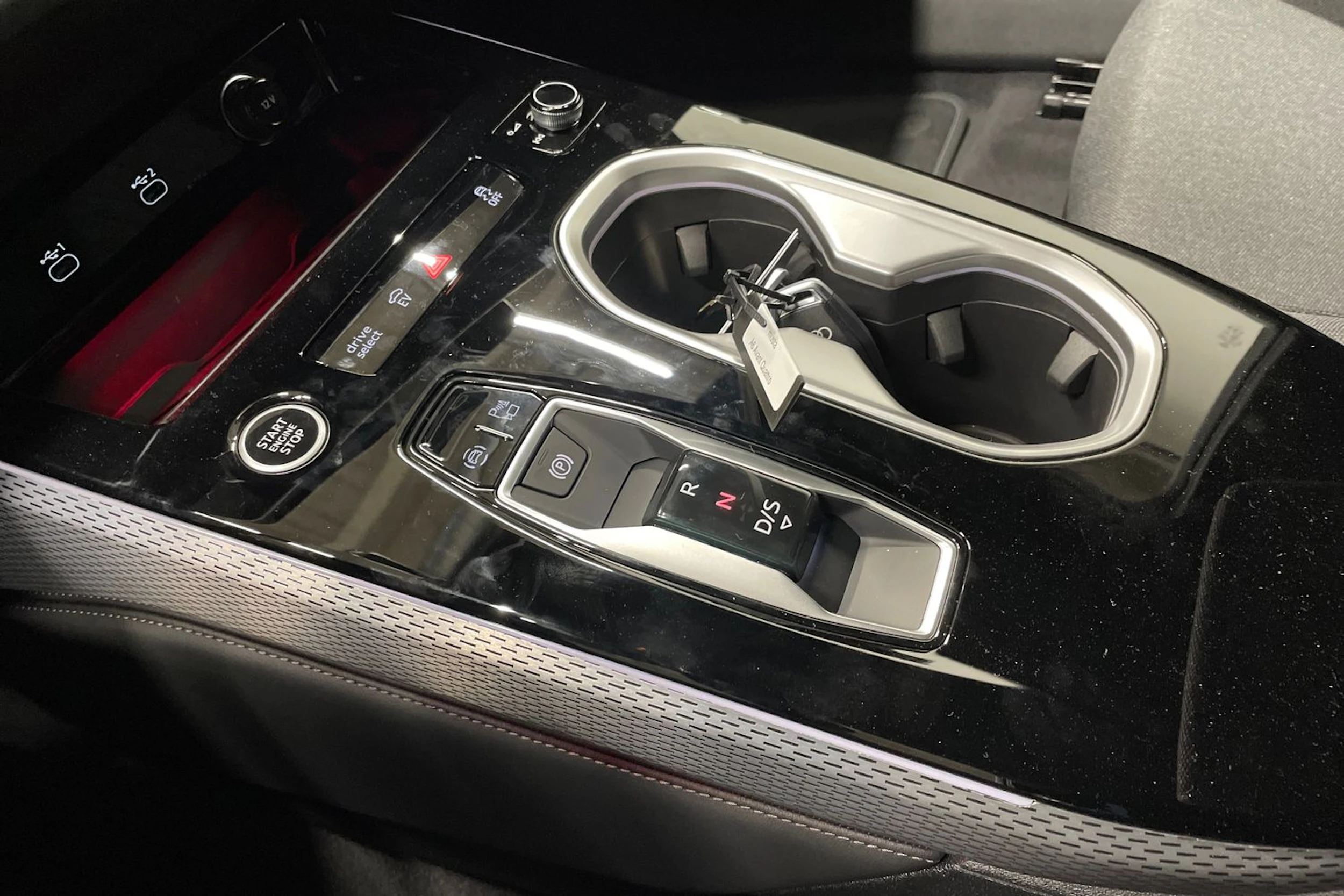 musta Audi A6 2026 kuva 14.